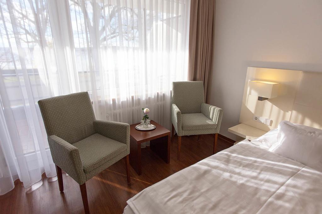 Hotel Seepark Garni Юберлинген Екстериор снимка
