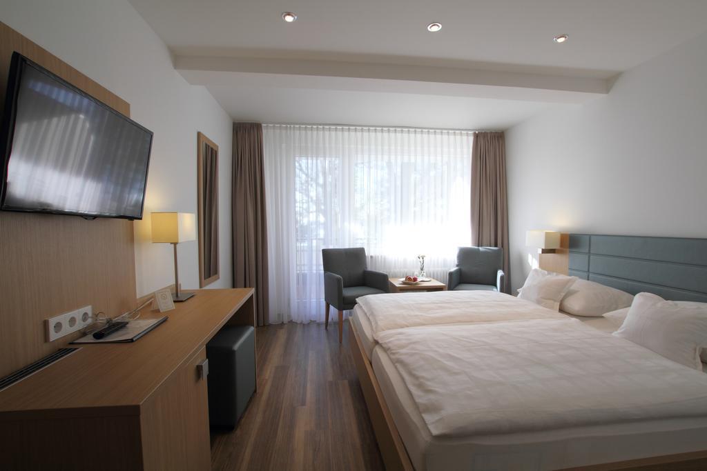 Hotel Seepark Garni Юберлинген Екстериор снимка