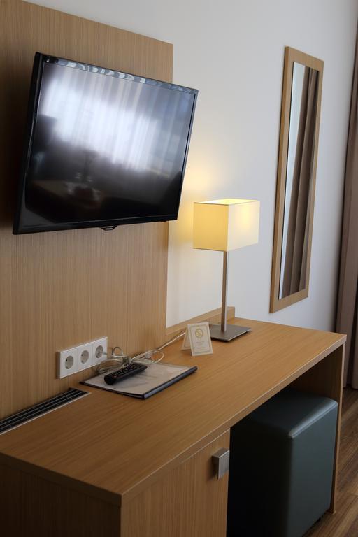 Hotel Seepark Garni Юберлинген Екстериор снимка