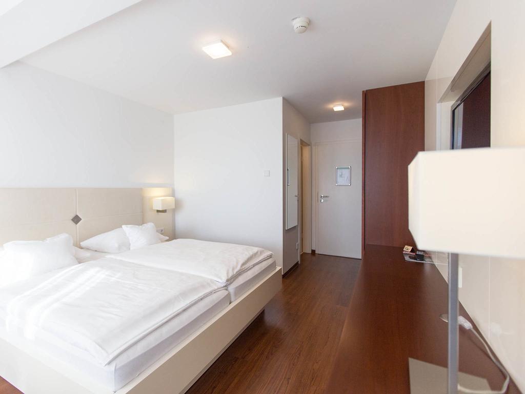 Hotel Seepark Garni Юберлинген Екстериор снимка