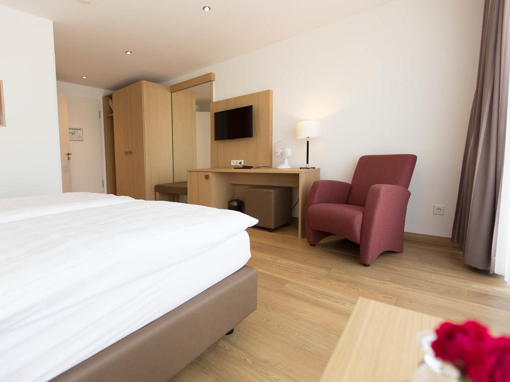 Hotel Seepark Garni Юберлинген Екстериор снимка