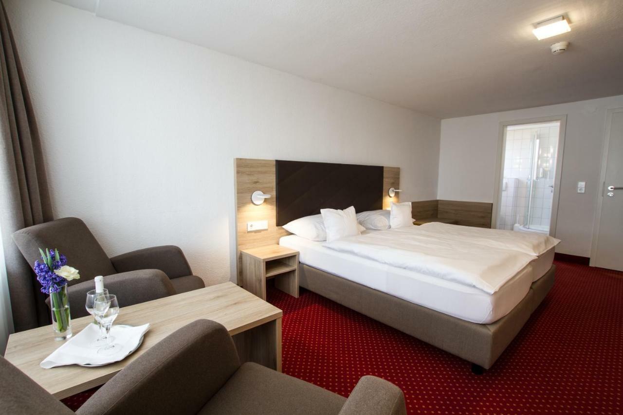 Hotel Seepark Garni Юберлинген Екстериор снимка